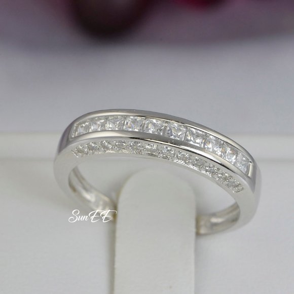 925 STERLING SILVER WOMENS PRINCESS DIAMOND CUT WEDDING BAND RING New - Picture 2 of 3